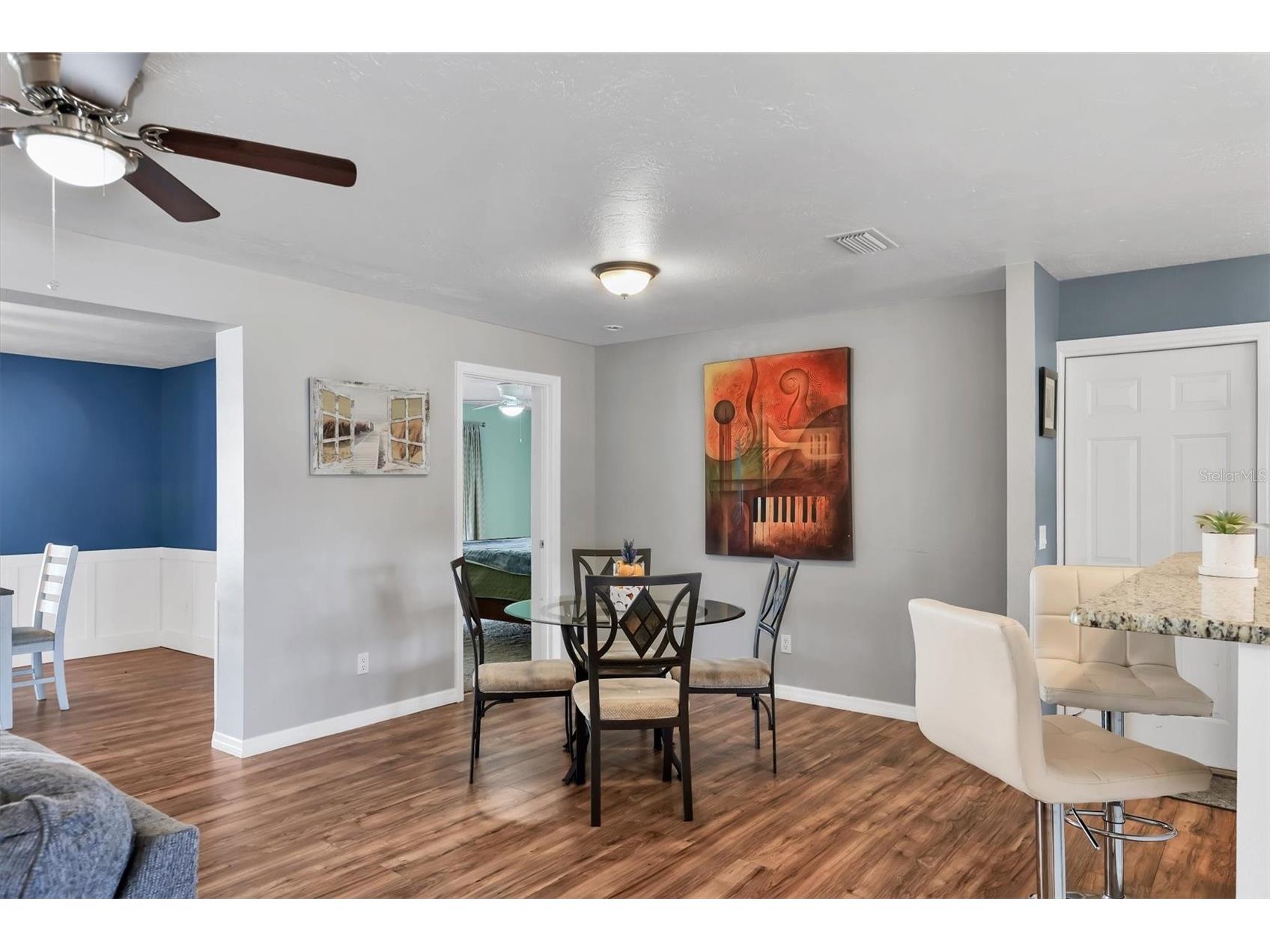 3425 Fairview Drive Sarasota FL 34239 A4682215 image9