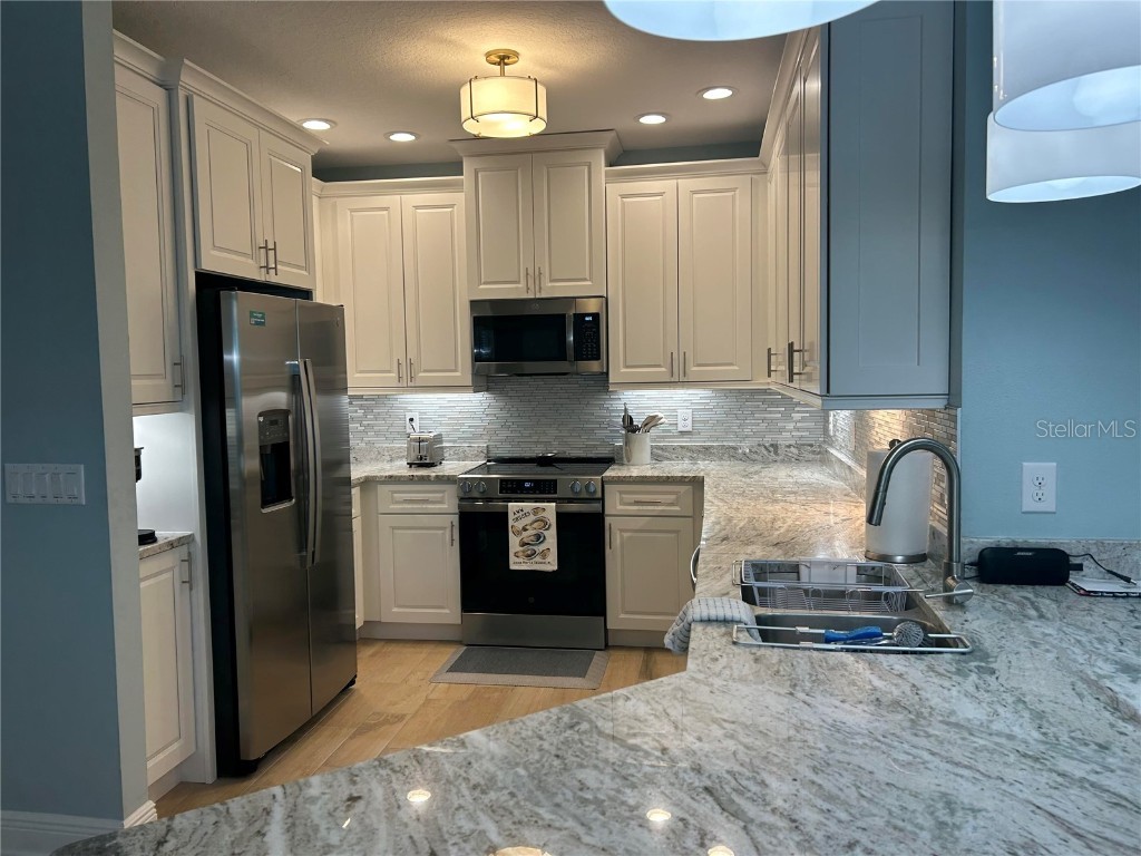 3426 79th Street Circle W #203 Bradenton FL 34209 - PALMA SOLA BAY A4647744 image5