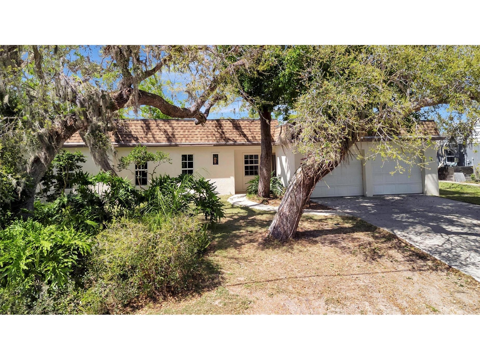 3428 Mineola Drive Sarasota FL 34239 - JAFFA CANAL A4677869 image1
