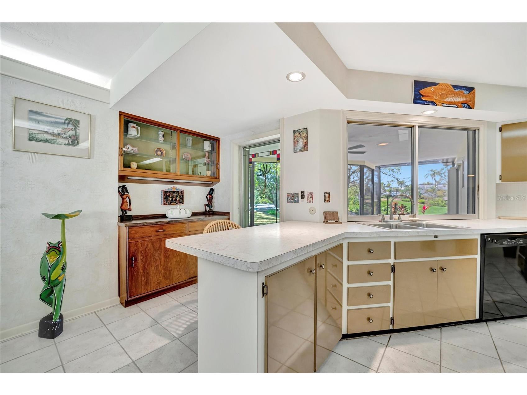 3428 Mineola Drive Sarasota FL 34239 - JAFFA CANAL A4677869 image8