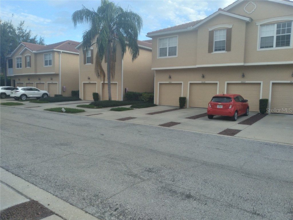 3428 Parkridge Circle #34-104 Sarasota FL 34243 A4589260 image1