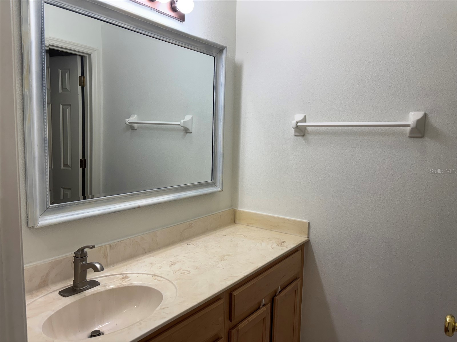 3429 Parkridge Circle #19-103 Sarasota FL 34243 A4690982 image21