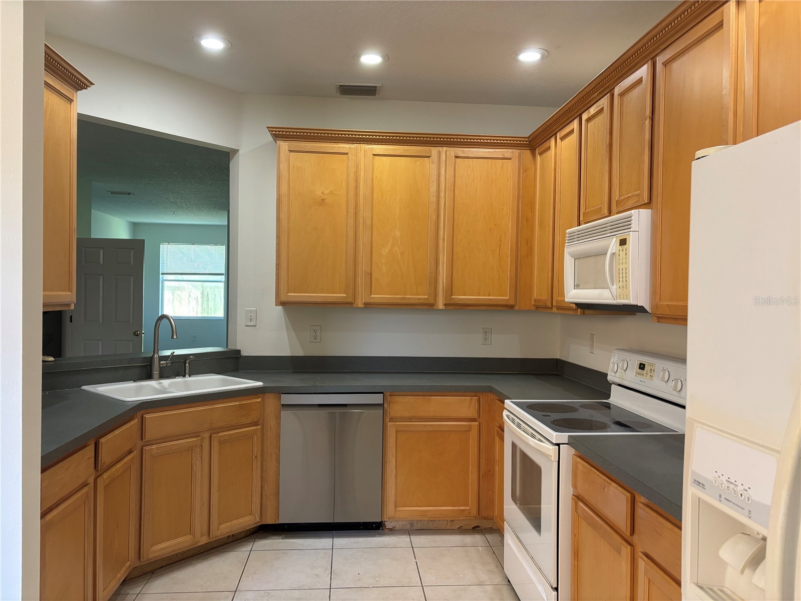 3429 Parkridge Circle #19-103 Sarasota FL 34243 A4690982 image4