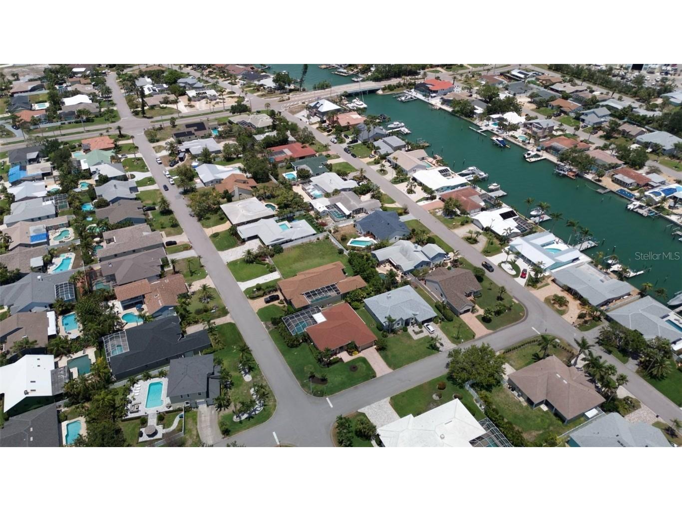 343 7th Avenue N Saint Petersburg FL 33715 TB8392239 image12