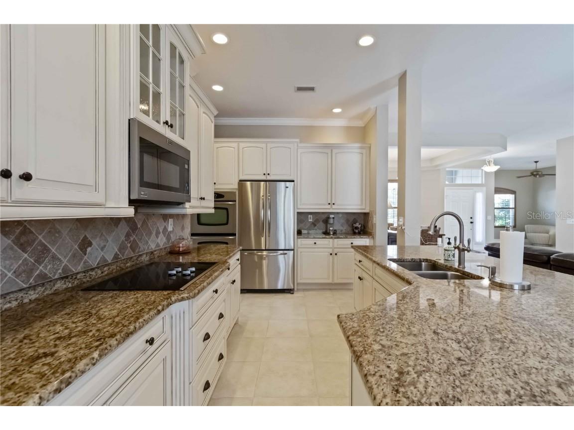 343 Londonderry Drive Sarasota FL 34240 A4666644 image16