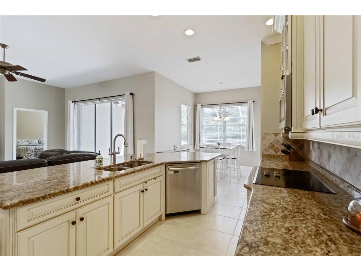 343 Londonderry Drive Sarasota FL 34240 A4666644 image18