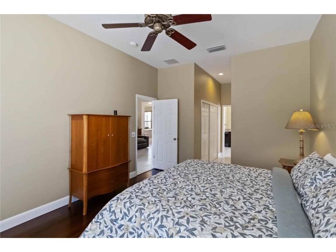 343 Londonderry Drive Sarasota FL 34240 A4666644 image28