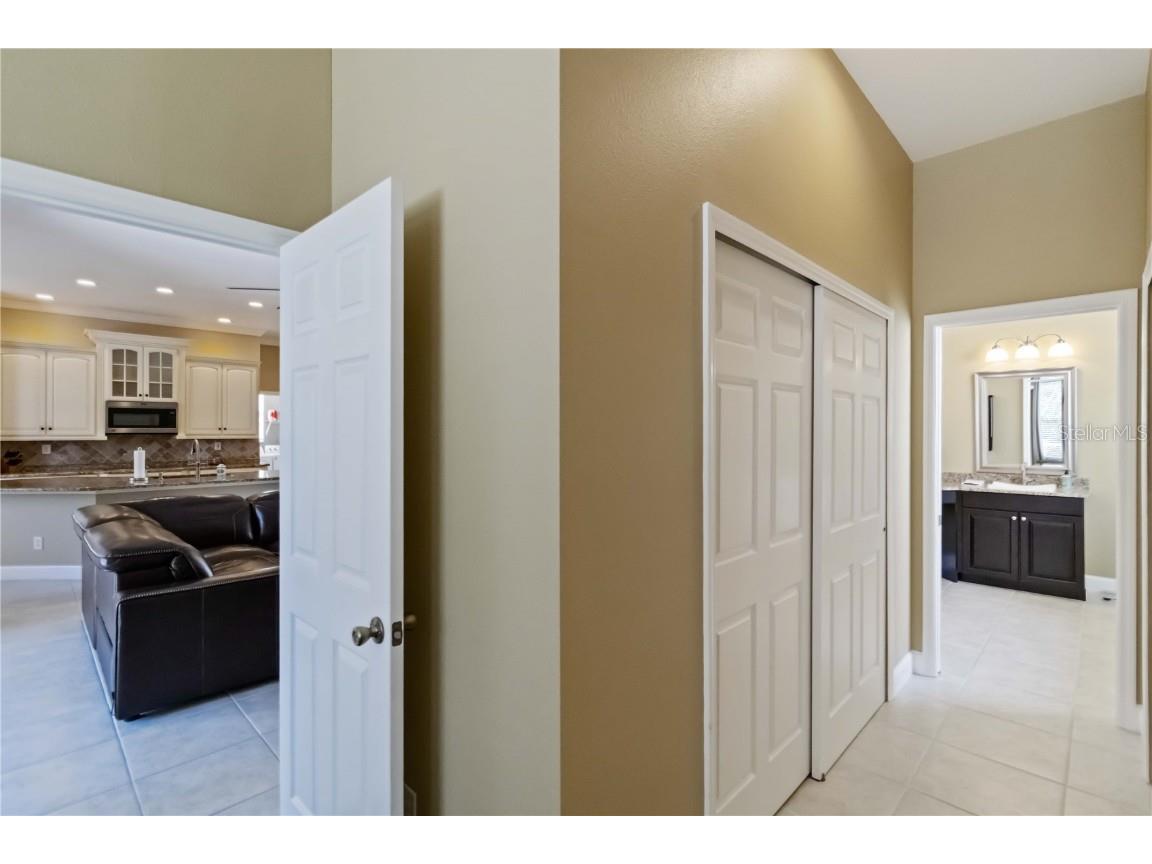 343 Londonderry Drive Sarasota FL 34240 A4666644 image29