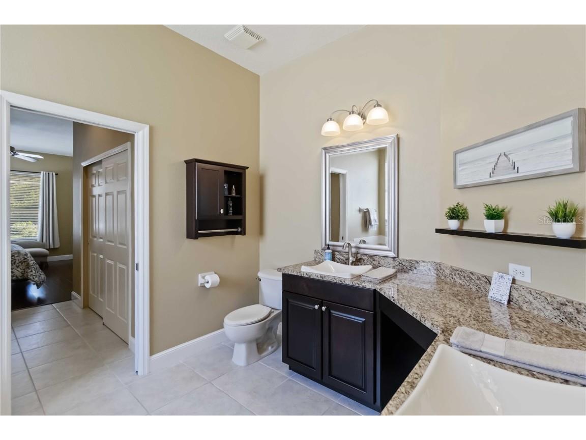 343 Londonderry Drive Sarasota FL 34240 A4666644 image32