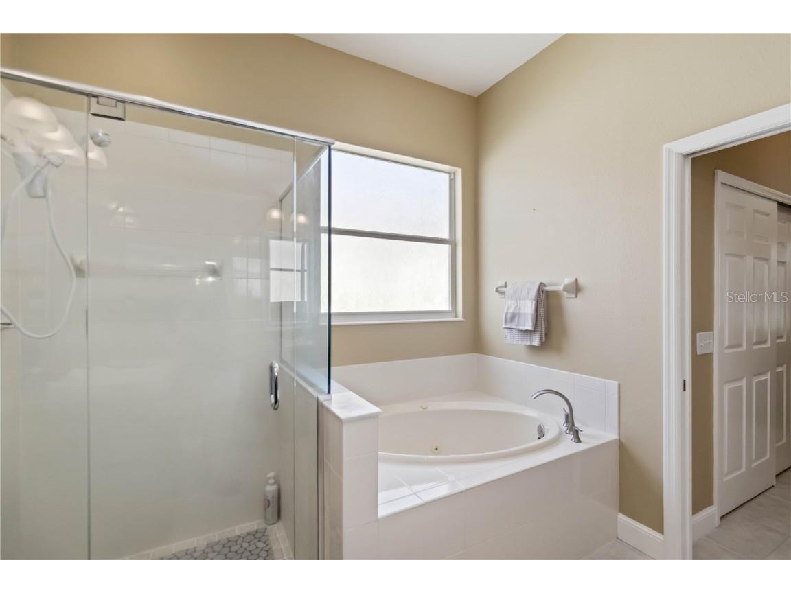 343 Londonderry Drive Sarasota FL 34240 A4666644 image33