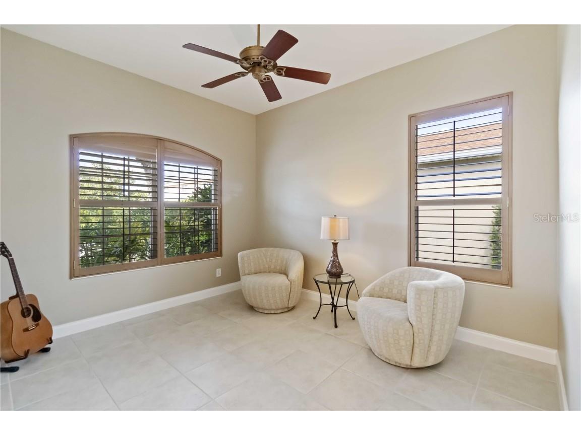 343 Londonderry Drive Sarasota FL 34240 A4666644 image4