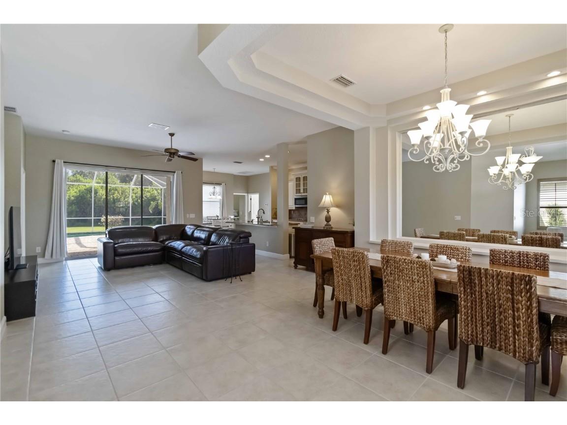 343 Londonderry Drive Sarasota FL 34240 A4666644 image8