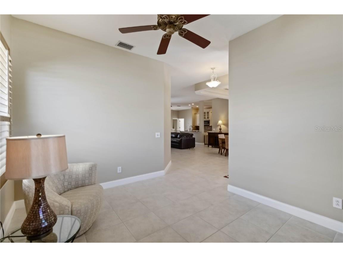 343 Londonderry Drive Sarasota FL 34240 A4666644 image9