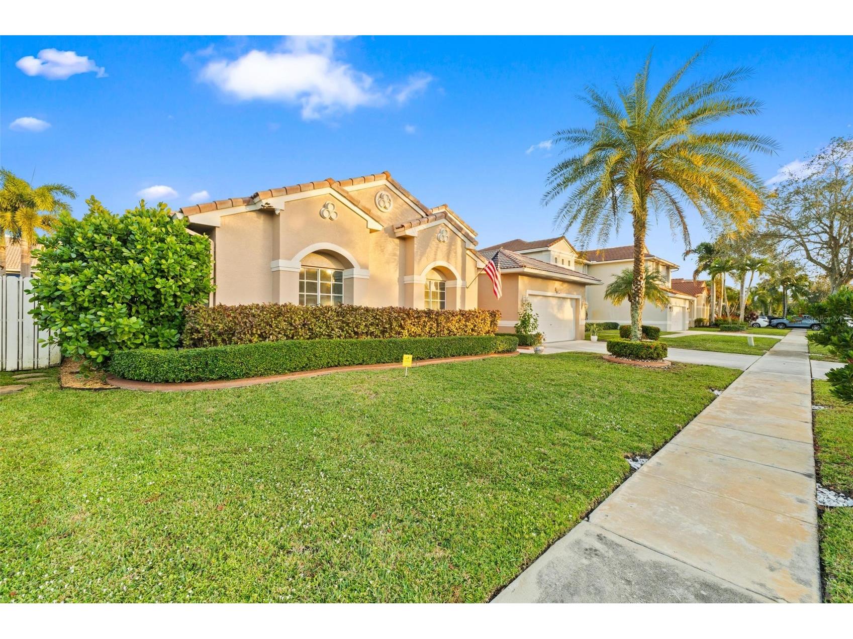 343 SW 187th Terrace Pembroke Pines FL 33029 S5139602 image1