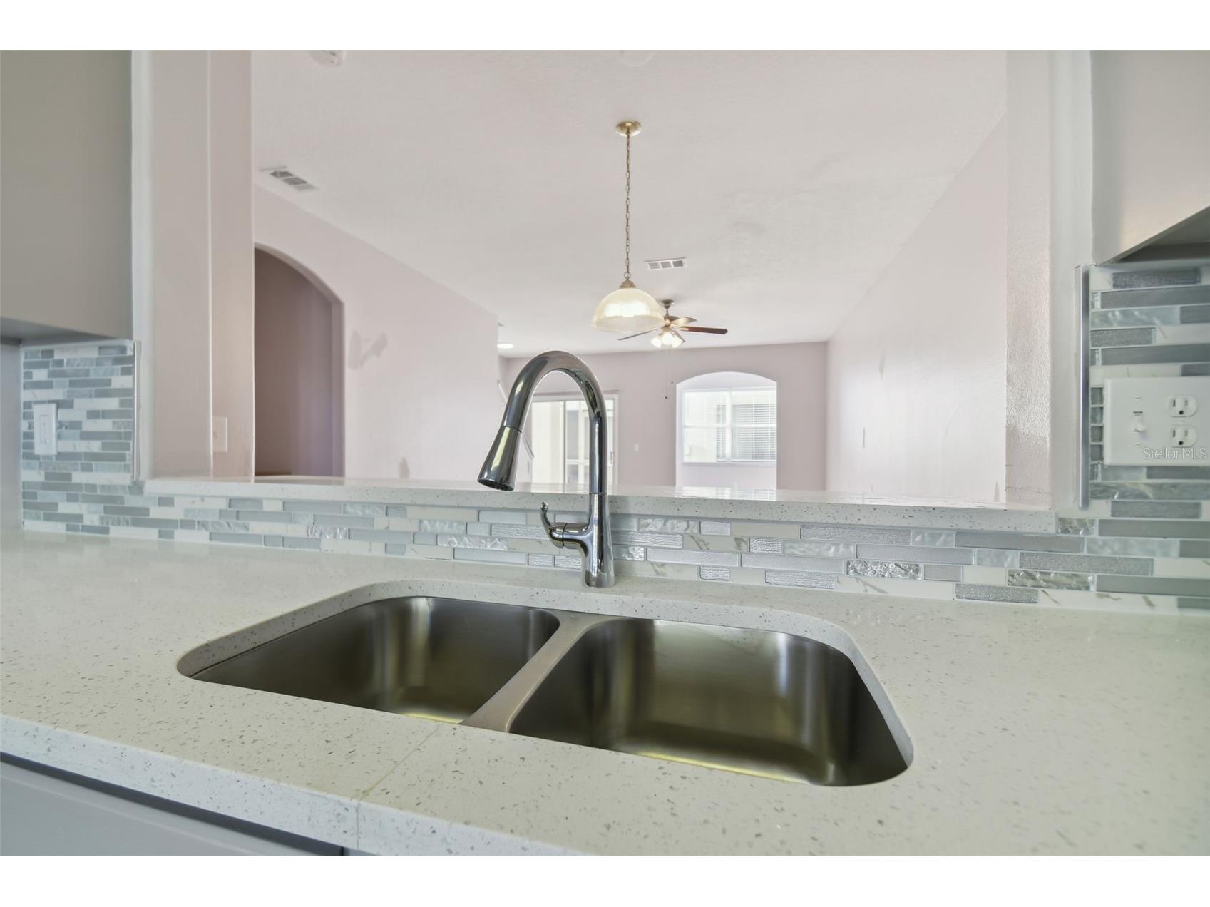 3430 High Hampton Circle Tampa FL 33610 TB8495496 image6