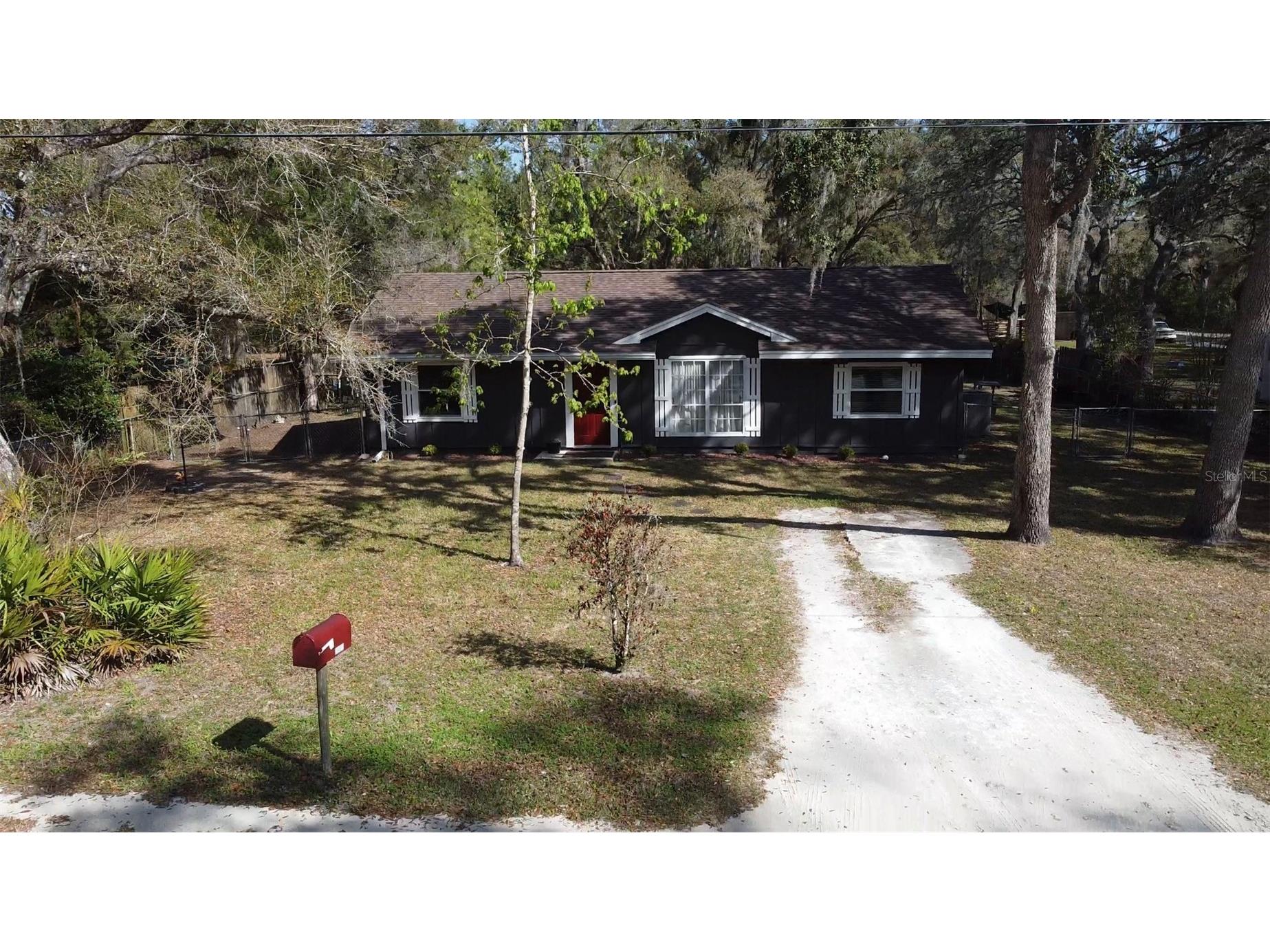 34307 Shaffer Drive Dade City FL 33523 W7883492 image1