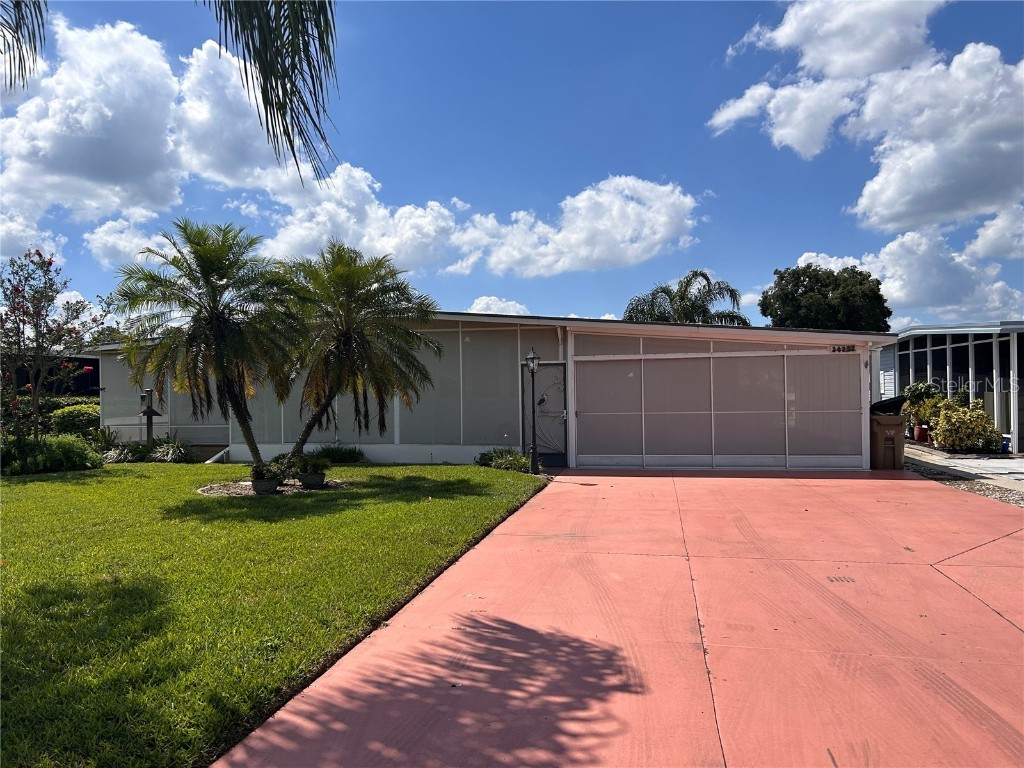 34323 Island Drive Leesburg FL 34788 - LAKE EUSTIS- CHAIN OF LAKES G5087588 image3