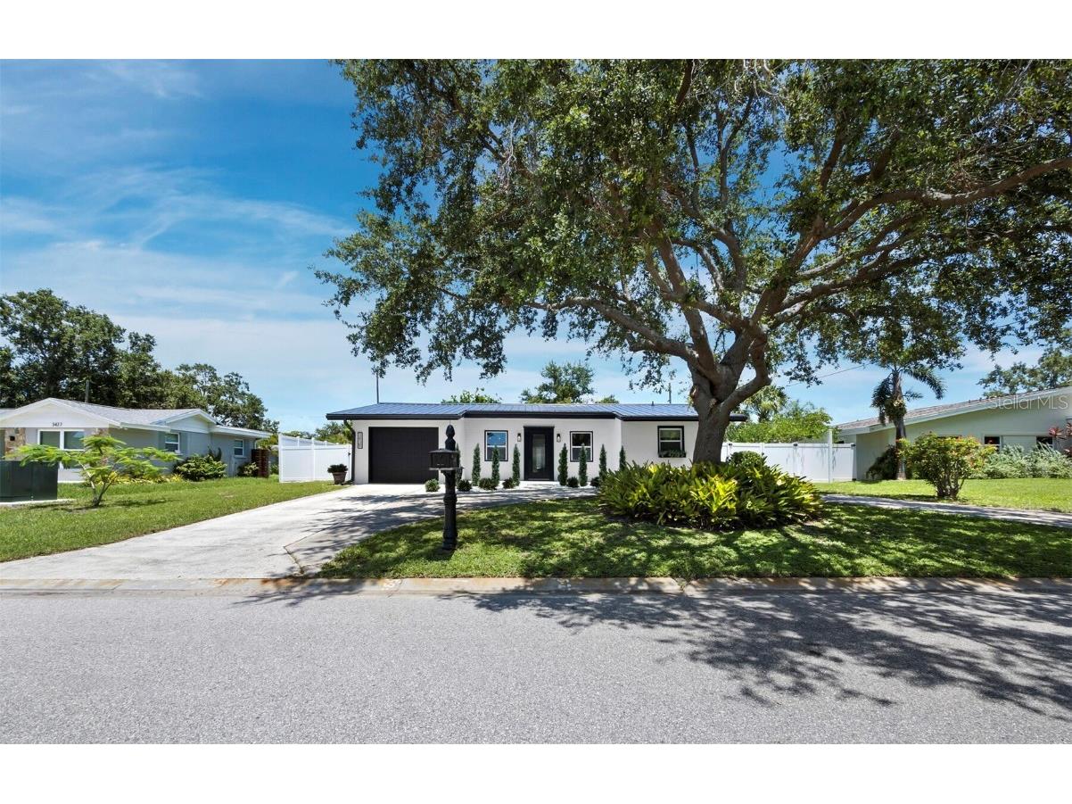 3439 Fair Oaks Place Sarasota FL 34239 - PHILLIPPI CREEK A4658076 image1