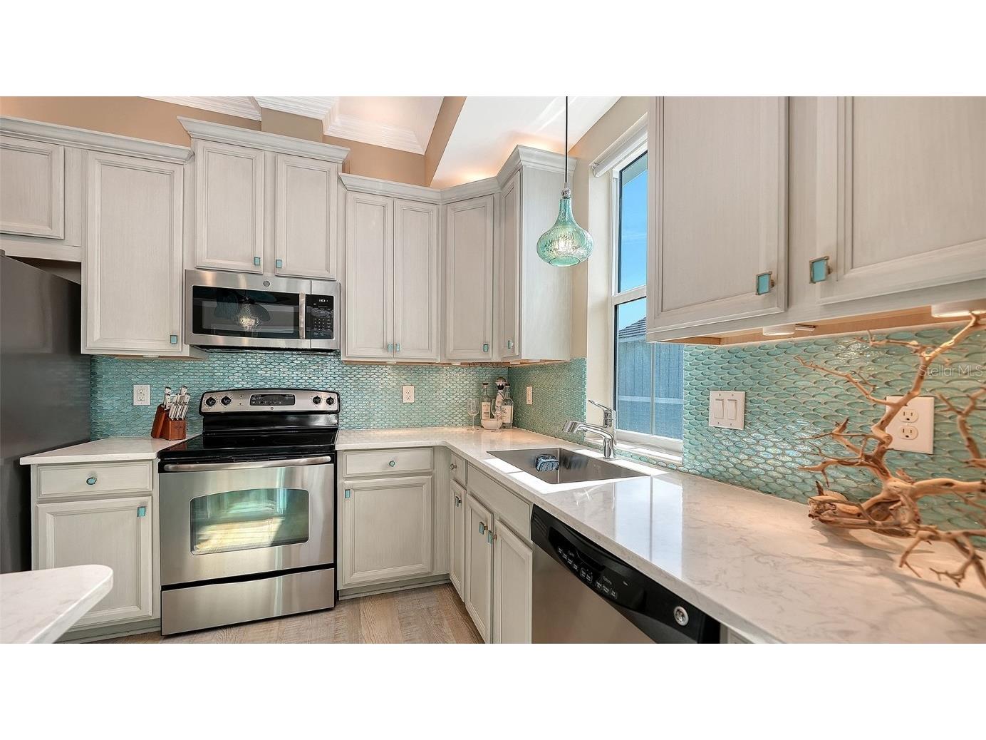 344 Sapphire Lake Drive #201 Bradenton FL 34209 - SAPPHIRE LAKE/ANNA MARIA SOUND A4671023 image11