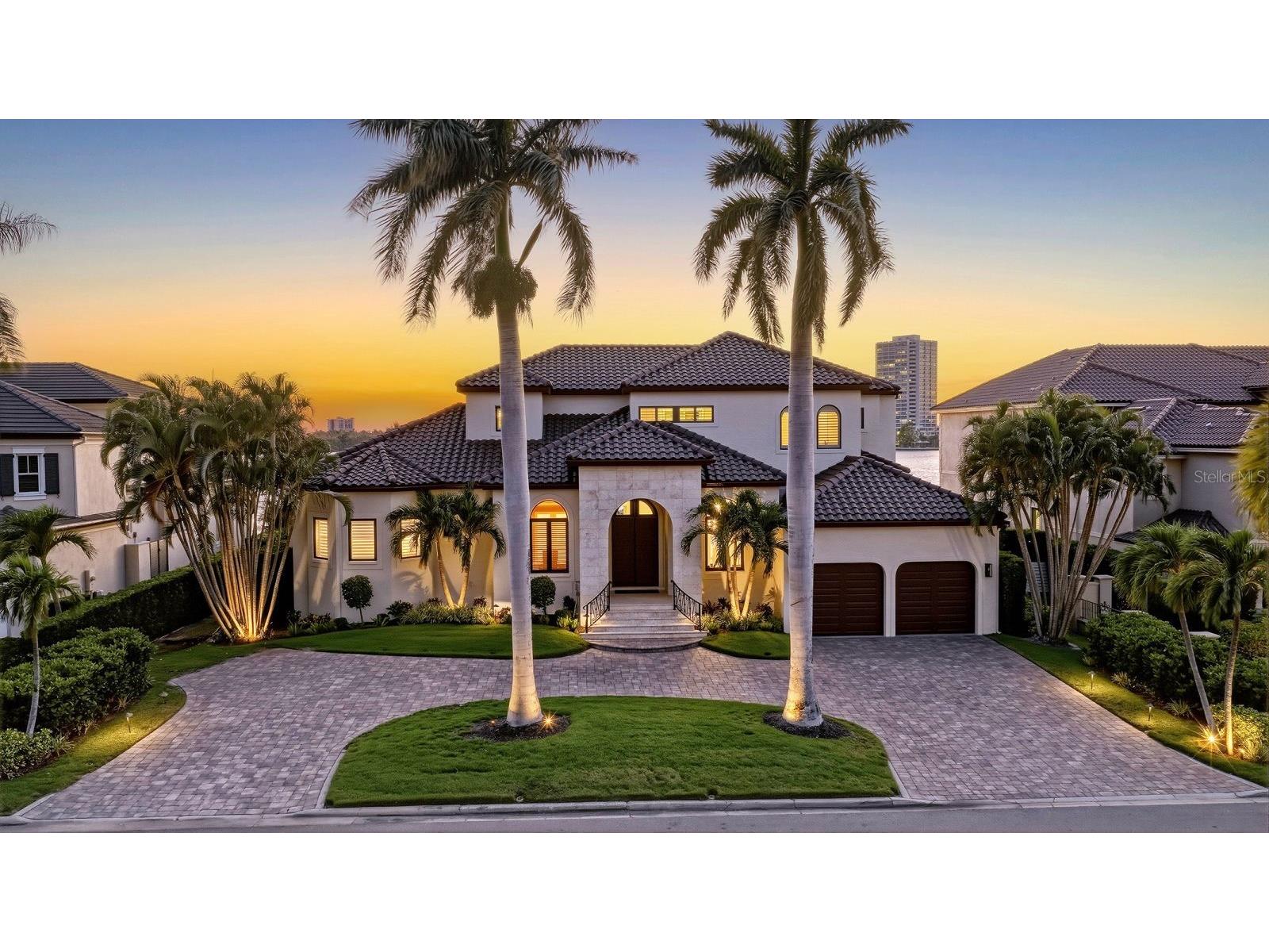 344 W Royal Flamingo Drive Sarasota FL 34236 A4693231 image1
