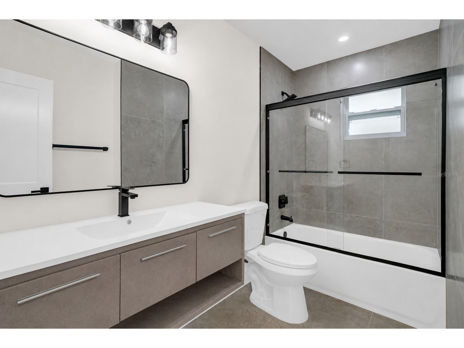 3440 17th Street N Saint Petersburg FL 33713 TB8506516 image25