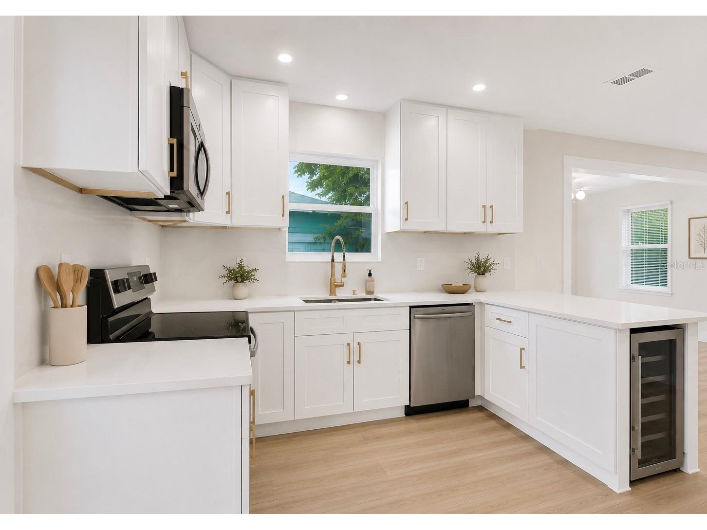 3440 17th Street N Saint Petersburg FL 33713 TB8506516 image6
