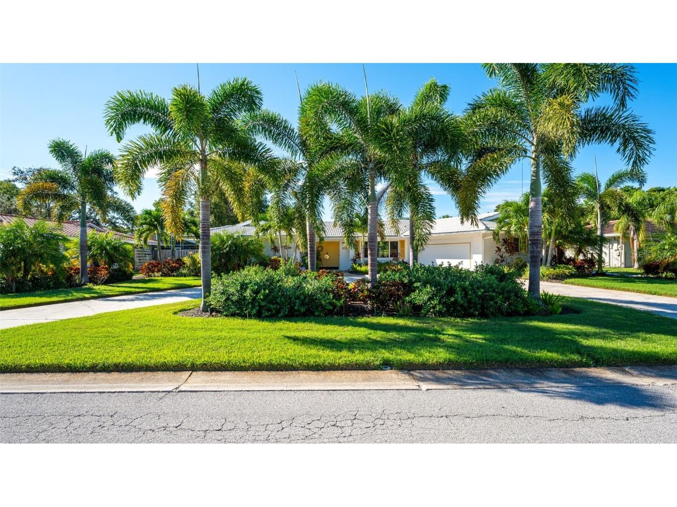 3440 Pine Valley Drive Sarasota FL 34239 A4583947 image1