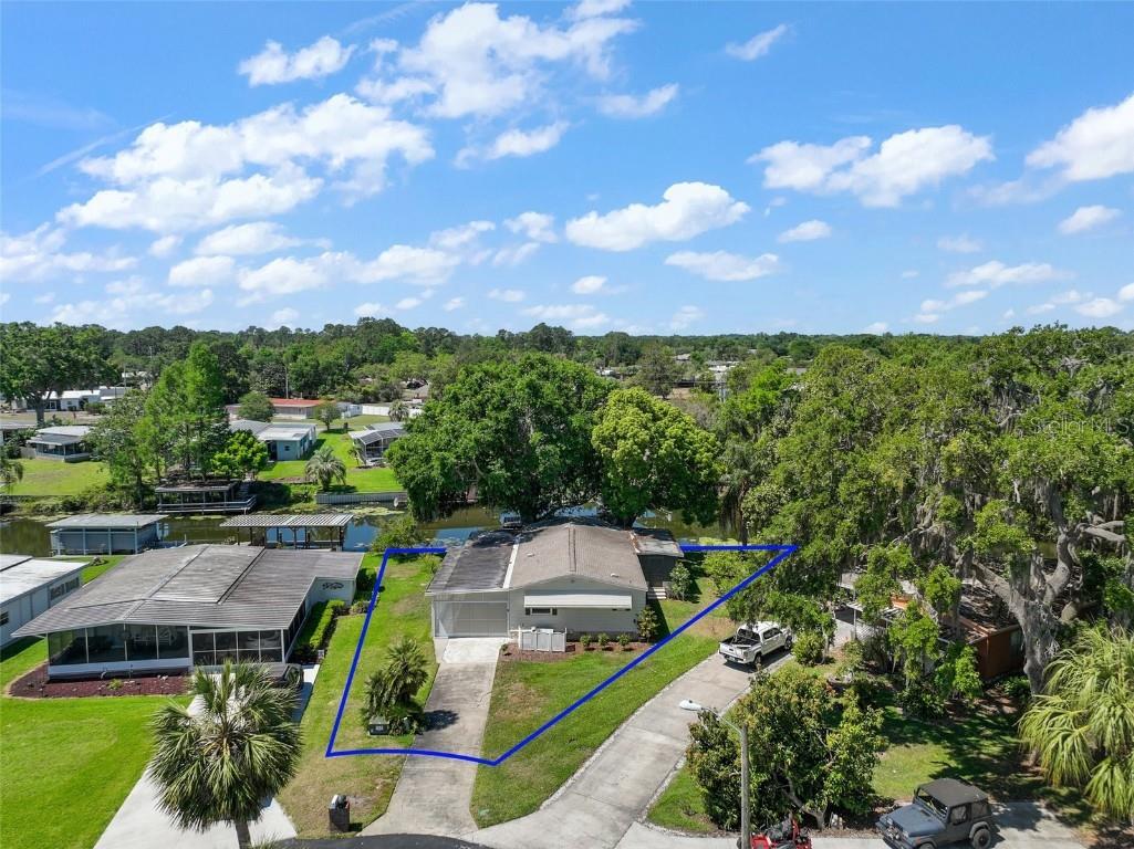 34407 Island Drive Leesburg FL 34788 - CANAL TO LAKE EUSTIS - CHAIN G5095799 image1