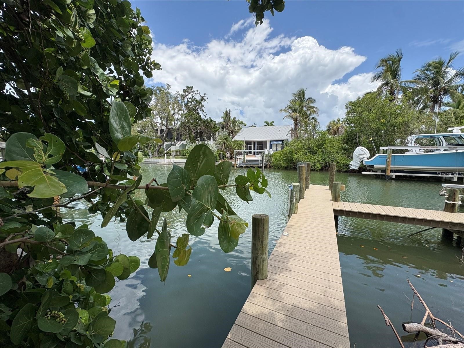 3441 Gulfmead Drive Sarasota FL 34242 A4684918 image11