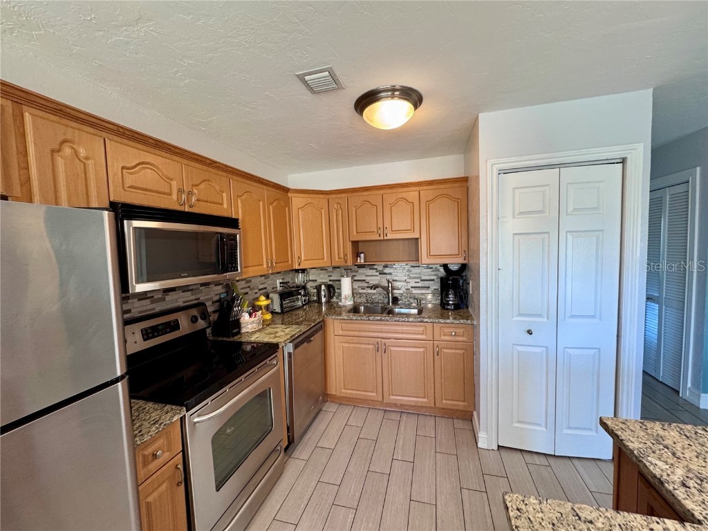 3447 Clark Road #246 Sarasota FL 34231 A4651329 image9