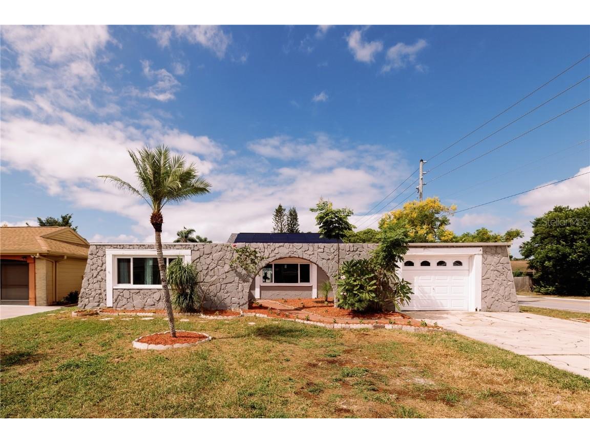 3449 Springfield Drive Holiday FL 34691 TB8438704 image1