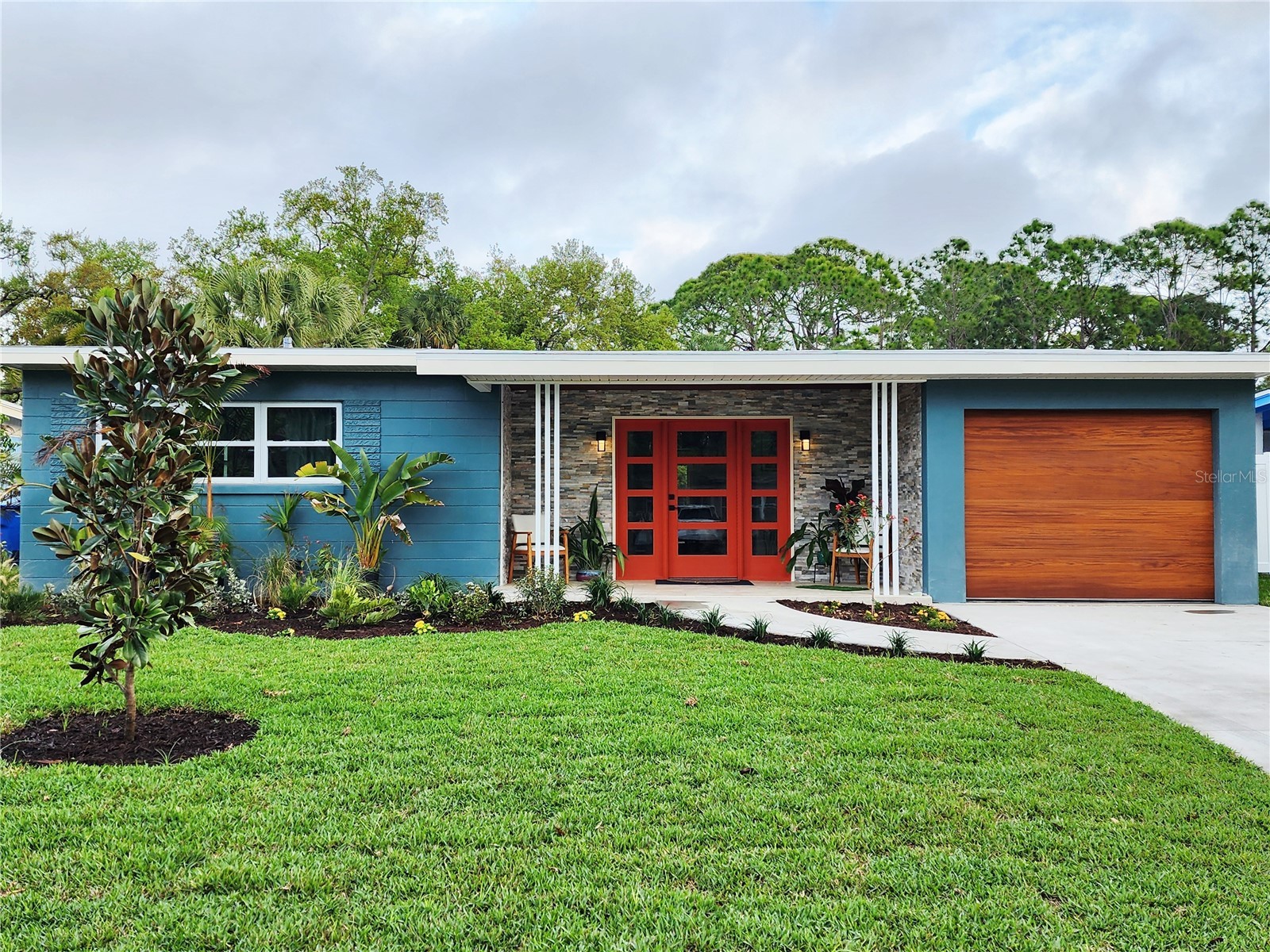 345 55th Avenue S Saint Petersburg FL 33705 TB8495274 image1