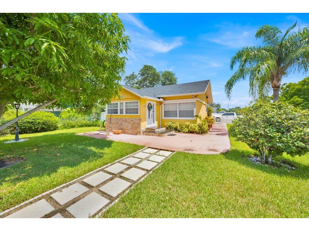 345 Avenue J SE Winter Haven FL 33880 P4937287 image1