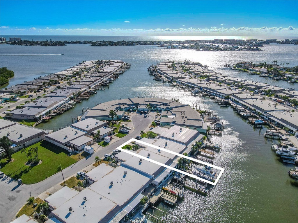 345 Boca Ciega Point Boulevard Saint Petersburg FL 33708 TB8432997 image1
