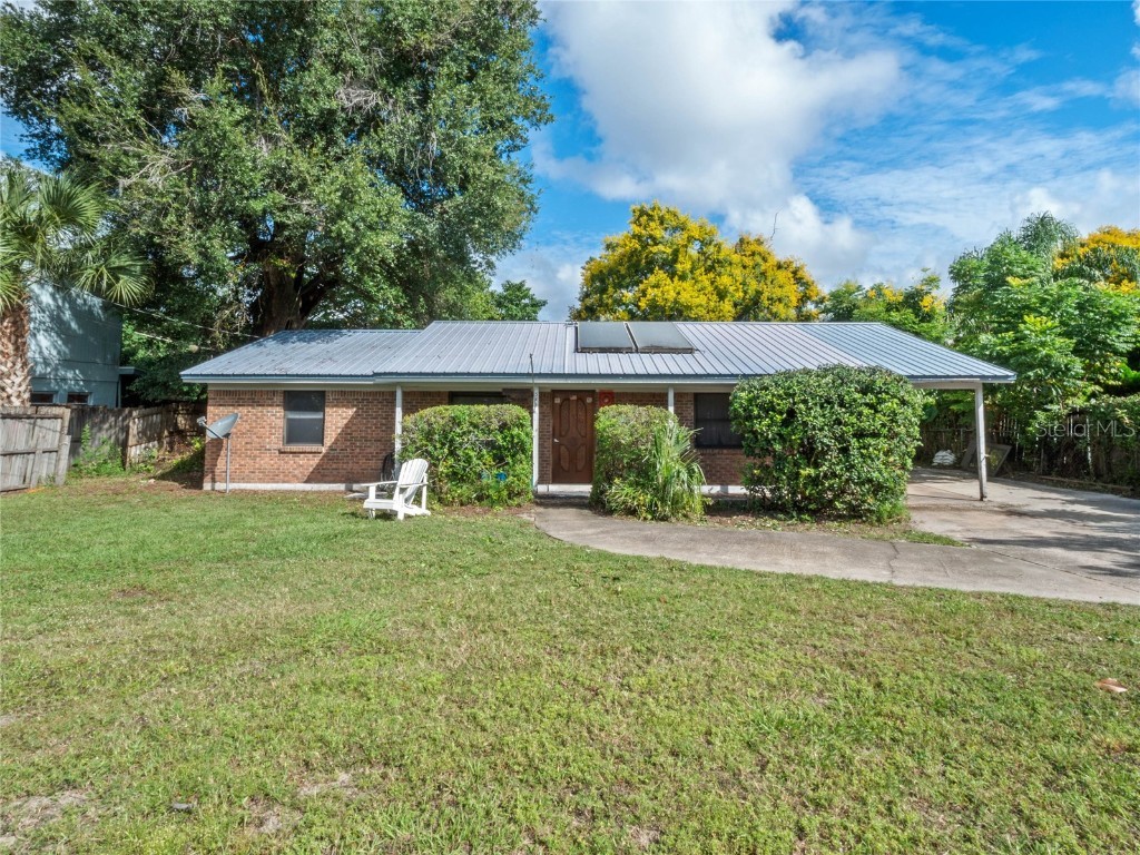 345 E Chelsea Street Deland FL 32724 V4932668 image1