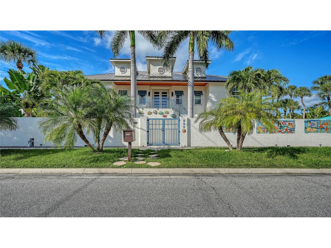 345 Madison Drive Sarasota FL 34236 A4675129 image1