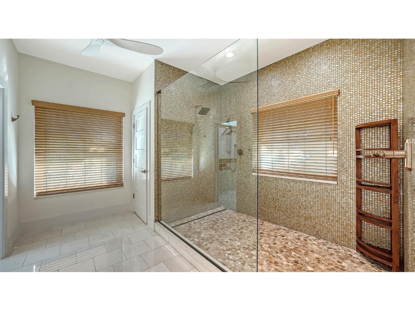 345 Madison Drive Sarasota FL 34236 A4675129 image11