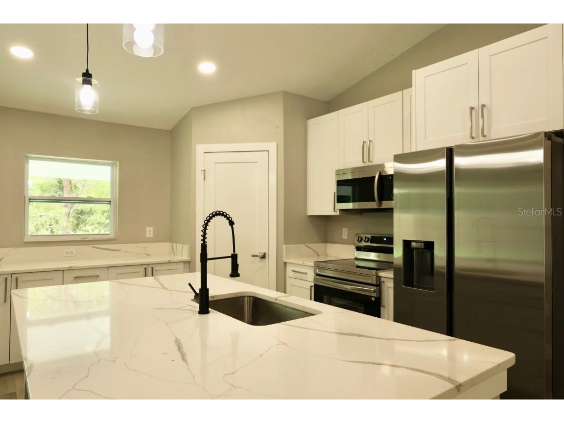 345 Malauka Loop Ocklawaha FL 32179 O6338775 image4