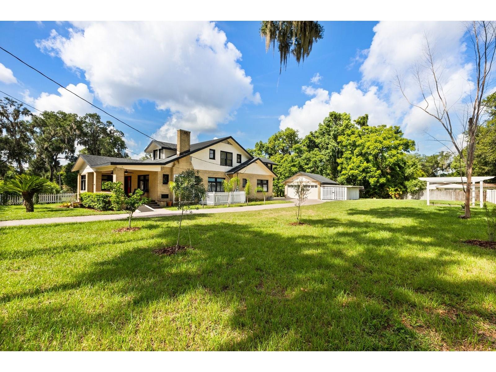345 N Oak Avenue Orange City FL 32763 V4944429 image1