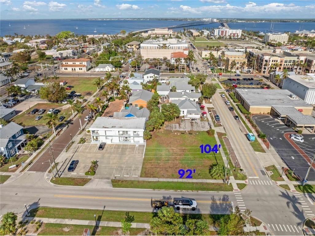 345 Taylor Street Punta Gorda FL 33950 C7516330 image2