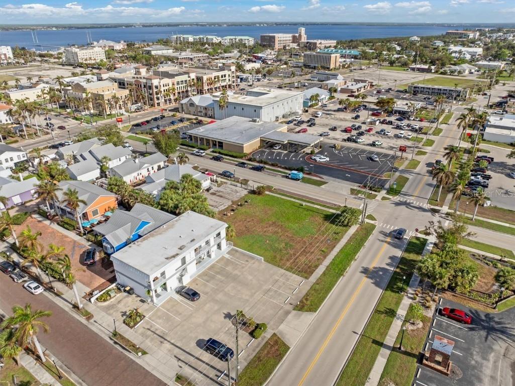 345 Taylor Street Punta Gorda FL 33950 C7516330 image3