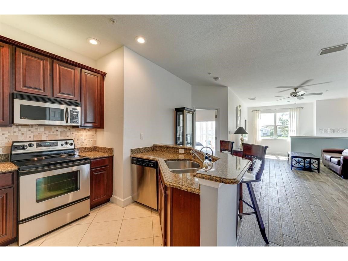 3450 Parkridge Circle #204 Sarasota FL 34243 A4675127 image5