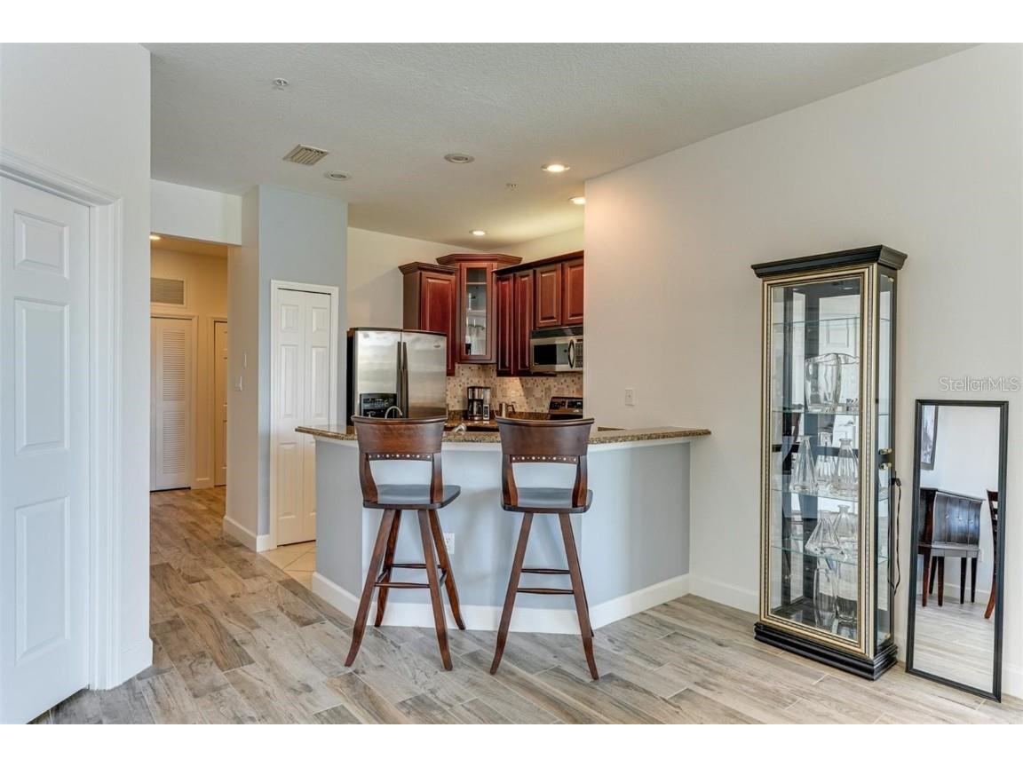 3450 Parkridge Circle #204 Sarasota FL 34243 A4675127 image6