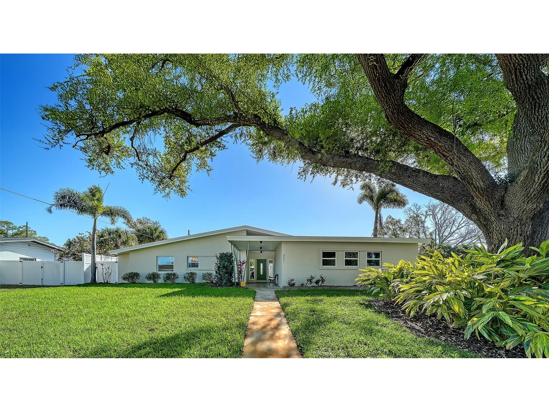 3451 Fair Oaks Place Sarasota FL 34239 A4685553 image1
