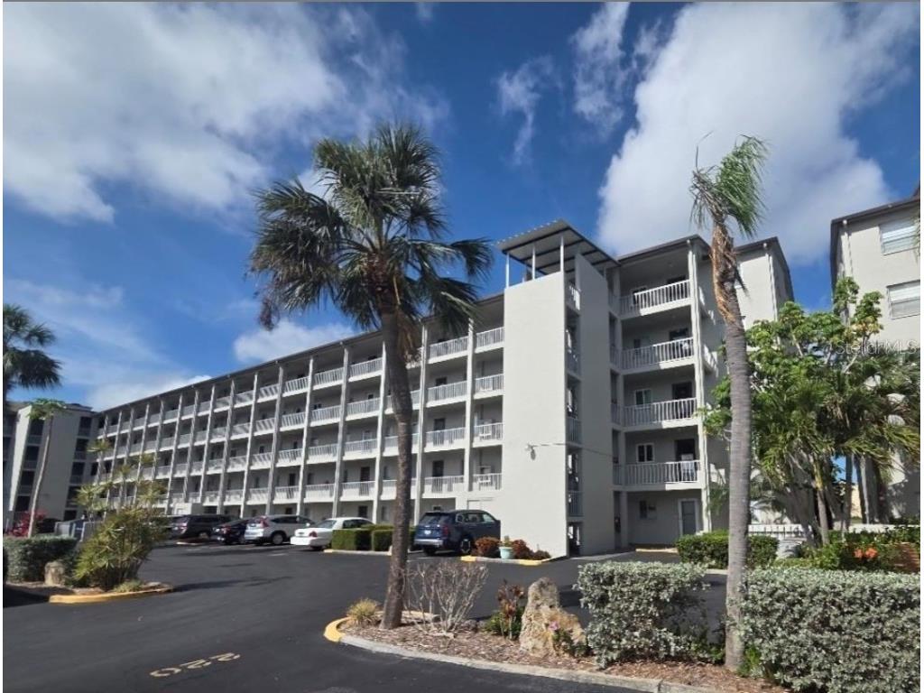 3454 Lake Bayshore Drive #420 BLDG P Bradenton FL 34205 - BAYSHORE ON THE LAKE A4648325 image1