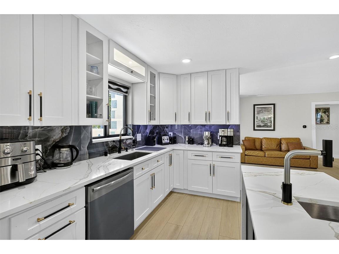 3455 Anglin Drive Sarasota FL 34242 A4673758 image15