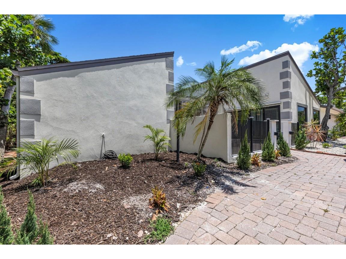 3455 Anglin Drive Sarasota FL 34242 A4673758 image3