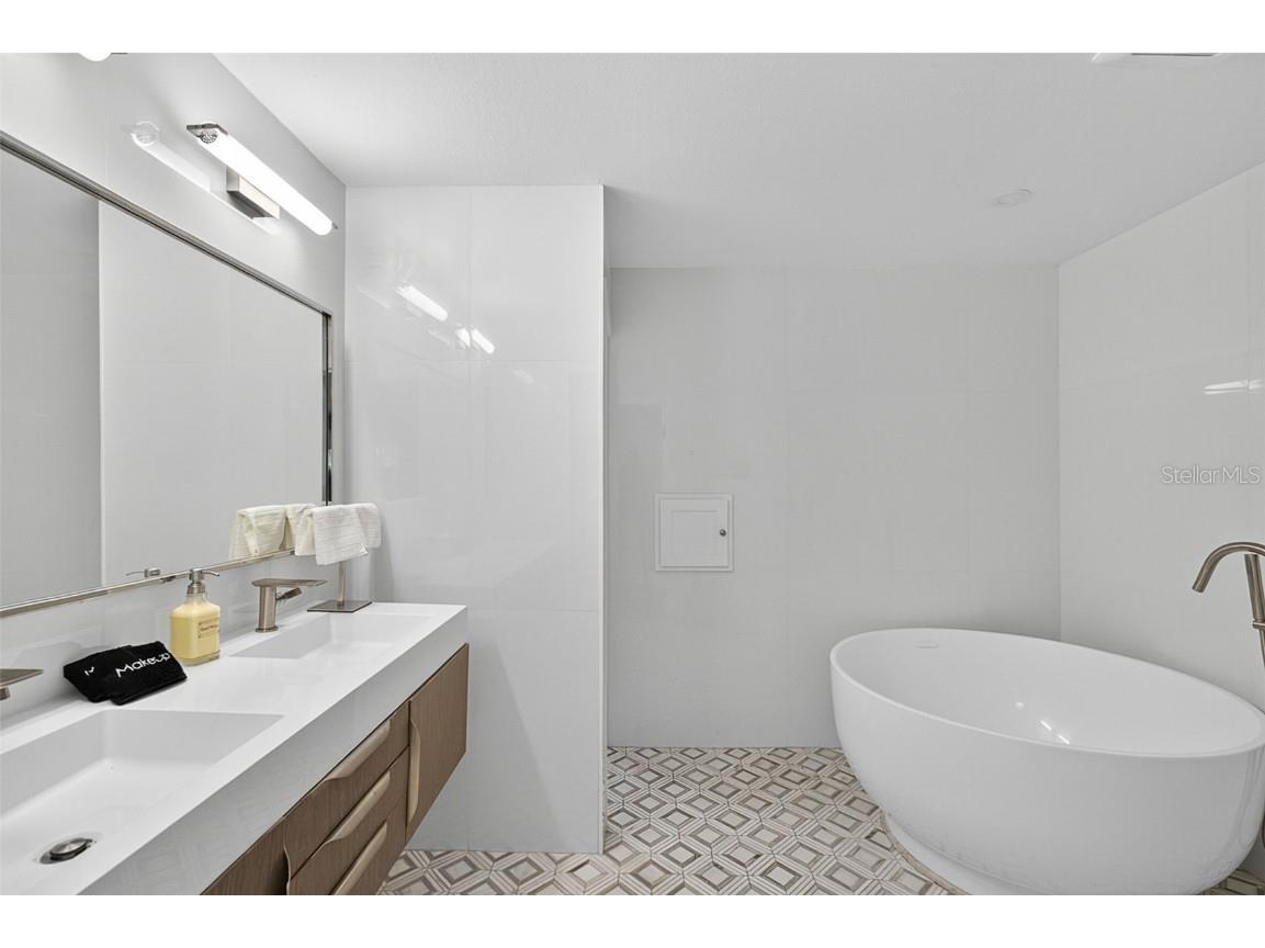 3455 Anglin Drive Sarasota FL 34242 A4673758 image32