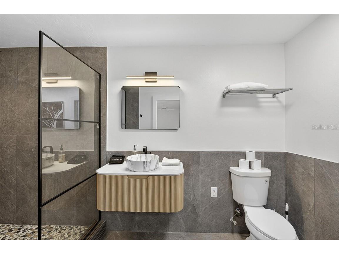 3455 Anglin Drive Sarasota FL 34242 A4673758 image39