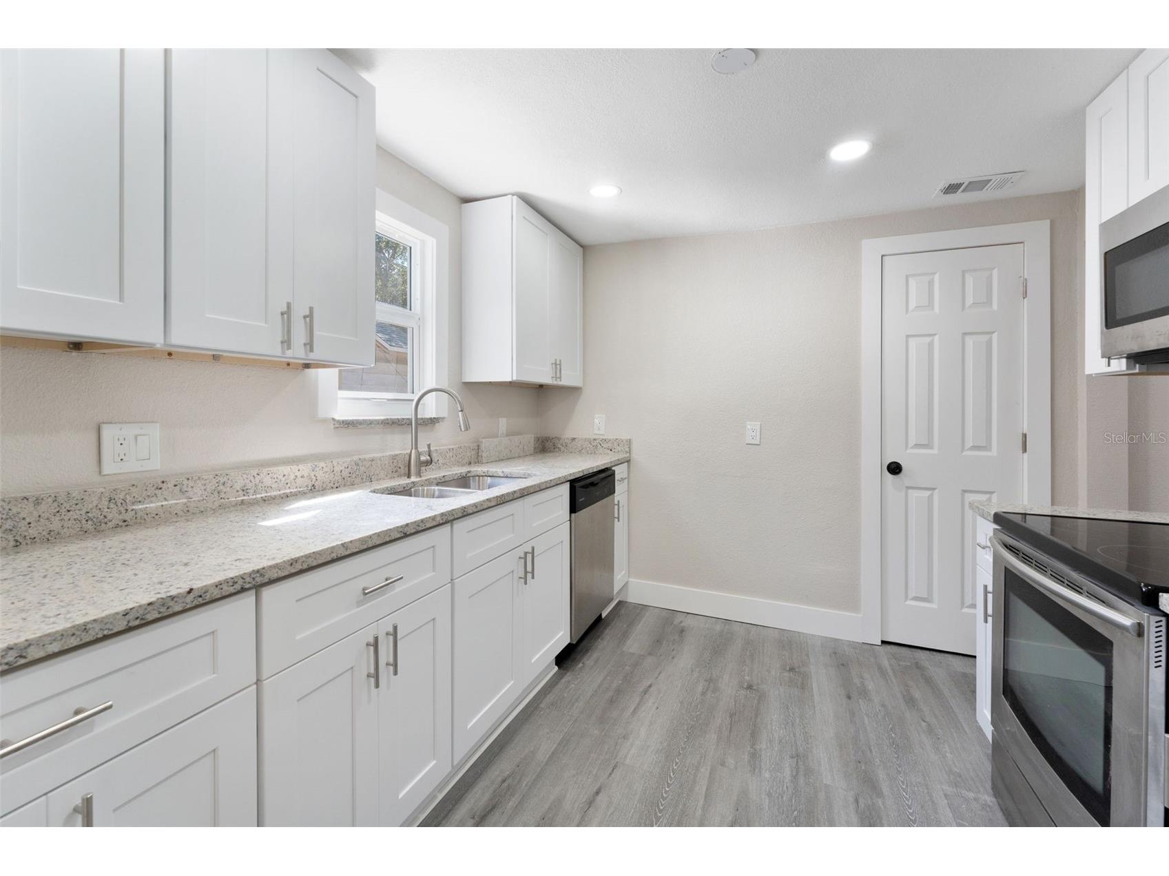 3457 50th Avenue N Saint Petersburg FL 33714 TB8480675 image12